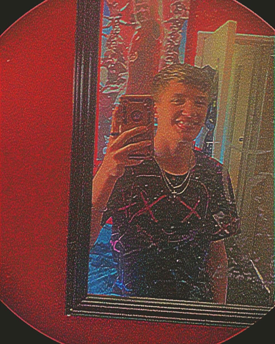 NicholasBr657's tweet photo. This is me with filters on snap https://t.co/RTJ9pbga14