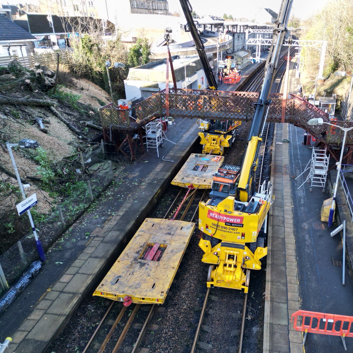 Do you live in Clarkston? We’re holding a drop-in event next week with our East Kilbride project team. 

Come and learn more about how we're improving your railway station.

📆 Tuesday, 11 February
🕑 14:00-17:00
📍 Clarkston Bowling and Tennis Club

<a href="/transcotland/">Transport Scotland</a> <a href="/ScotRail/">ScotRail</a>