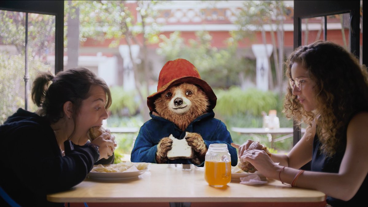 Photoshopié Paddington en Efímera.
(Vayan a verla al cine, aunque no salga Paddington)