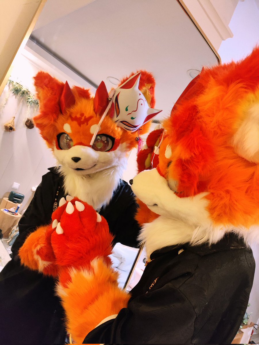 Not4orange's tweet image. ✨嗨，这里是司晨！✨
是一只外在还是内核（他们说的)都🔥的狐狸🦊。
没什么特别的爱好，喜欢吃喝😋睡觉💤打游戏🎮偶尔会跳舞🕺🏻写小故事✒️研究穿搭👔
雷点不多，但面对讨厌的人敌意表现的很明显，欢迎扩列🎉
申明：
请勿转载除我设定清水照以外的图片，替设主上传，随意转发并不礼貌，恳请理解！