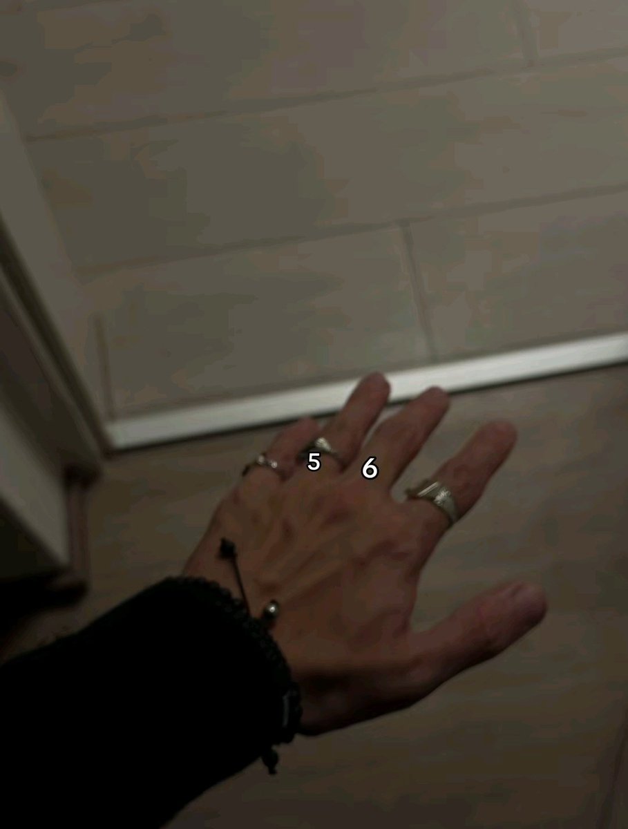 ㅤ
    
ㅤ(*😌) #SeductiveSunday ㅤ
    
ㅤ