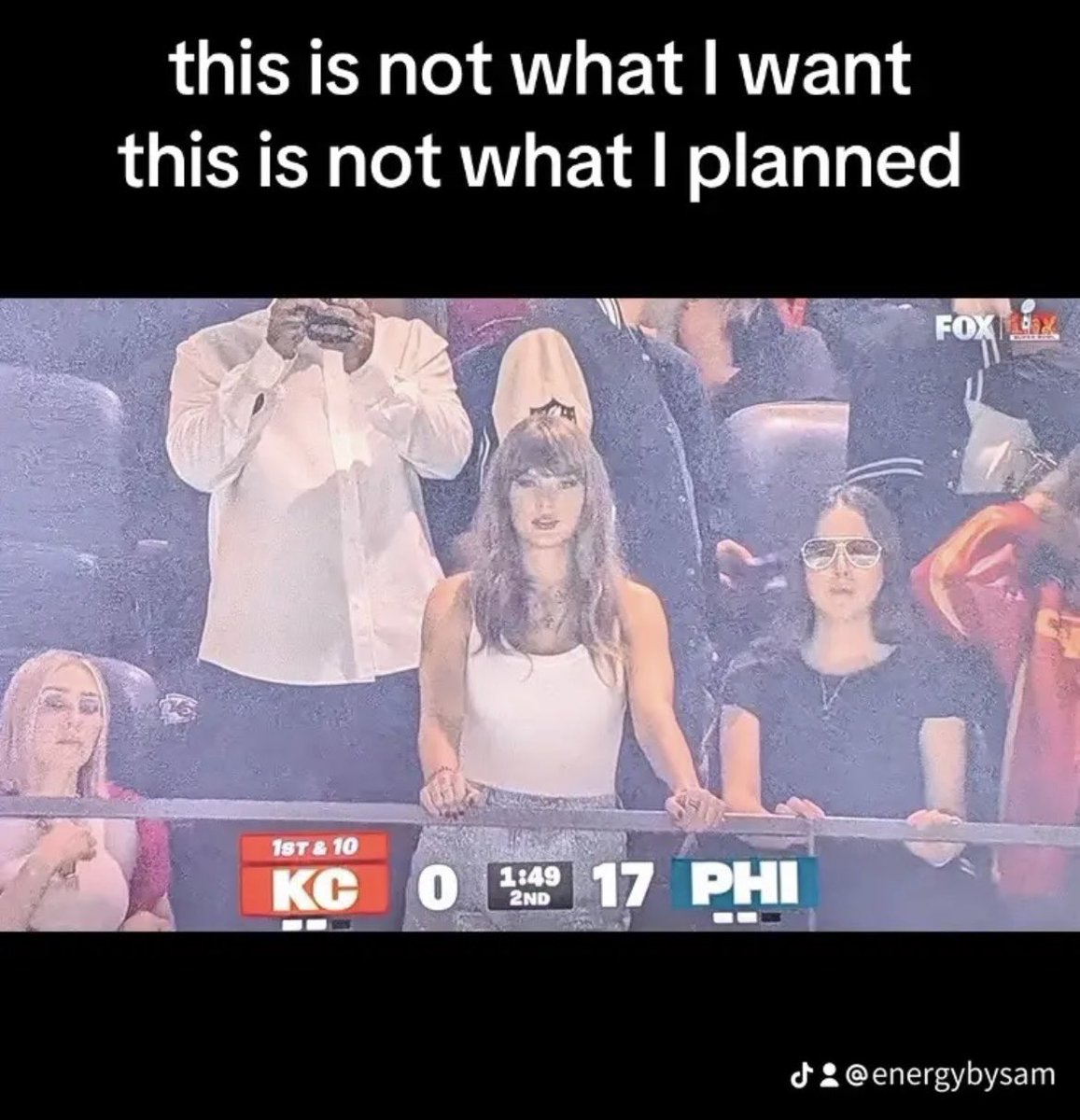 this moment fully had my attention #SuperBowl2025 #taylorswift #eagleschiefs #superbowl