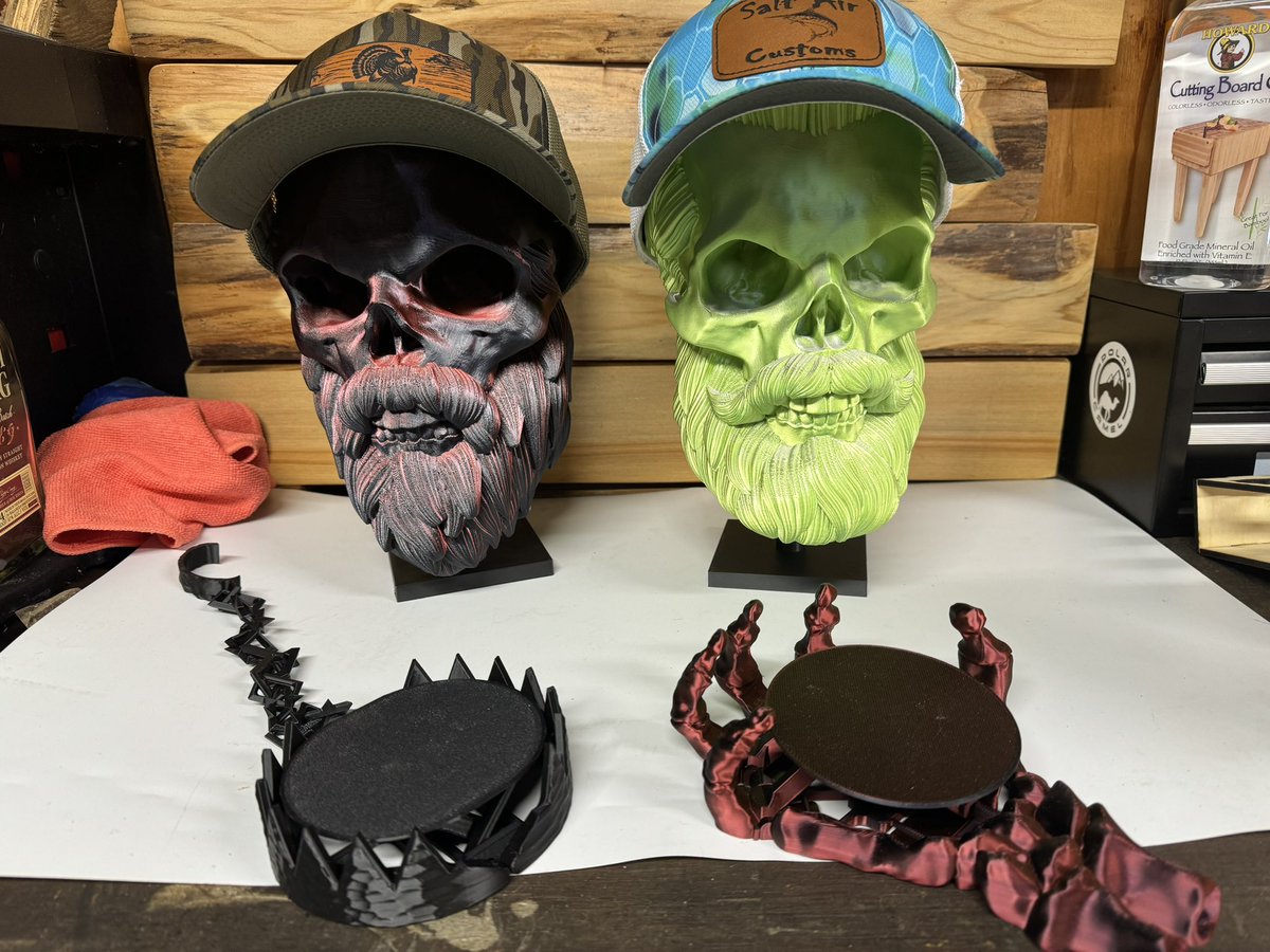 SaltAirCustoms's tweet photo. Got a couple new 3d printed hat stands. https://t.co/HTDPMtknN4