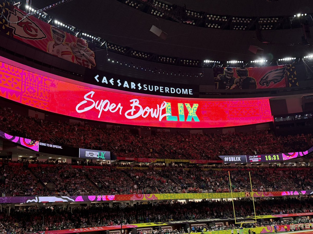 RobMackie1's tweet photo. Super Bowl LIX
New Orleans https://t.co/UaE1b6xZIM