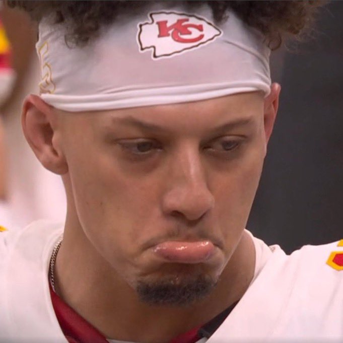 Patrick Mahomes at half:

24 Passing Yards
0 Touchdowns 
2 Interceptions 

THEY NEED TO PUT DRUSKI IN 🙏🙏🙏