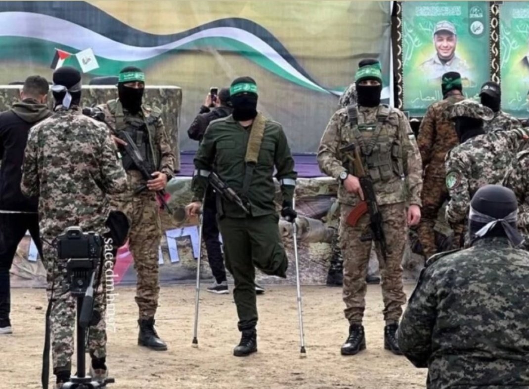 “Resimlerin konuşmadığını kim söyledi, bazıları haykırır..”