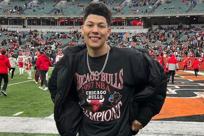 TotalProSports's tweet photo. Patrick Mahomes when he doesn’t have the refs: https://t.co/rkllAqbeKu