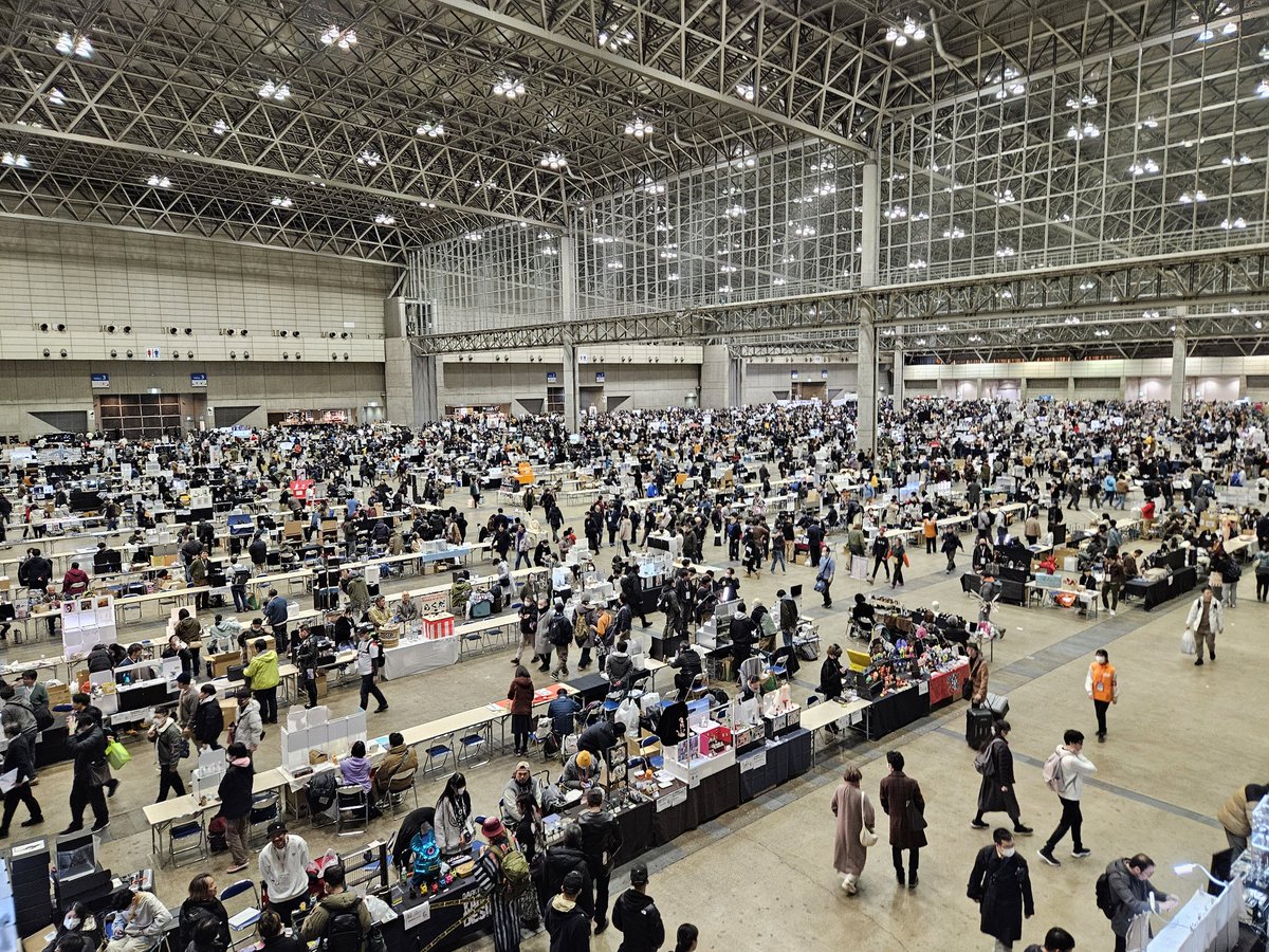 13imi's tweet image. 日曜日は朝イチから家族でワンフェス！幕張メッセに造形・フィギュアの個人・企業ブースが2000？！こんなに作り手がいるってすごいことよね。小1息子も一緒に閉会の17時まで探索。

ゴジラ、エヴァ、ダンジョン飯、ドロヘドロ、生物標本など歩けば好きな物に当たる状態で最高でした
#WF2025W