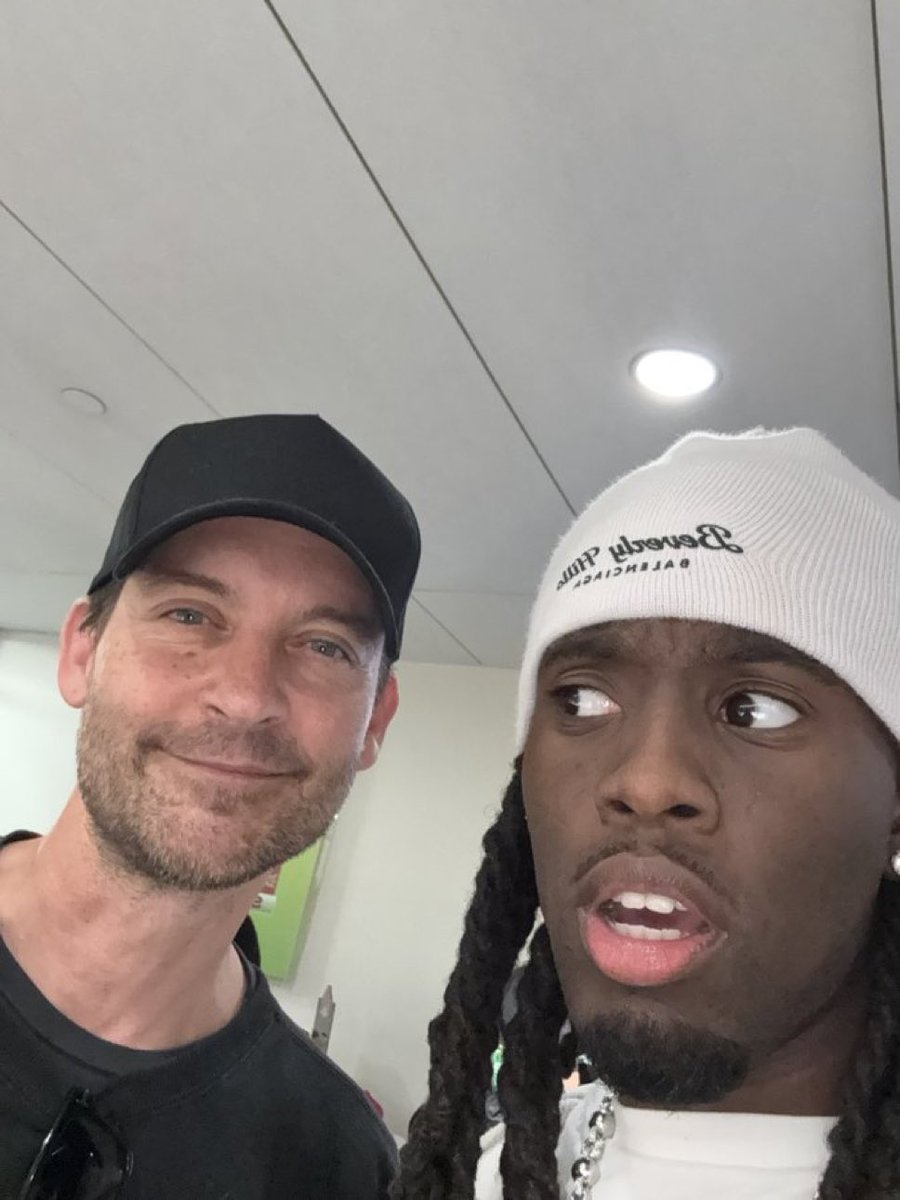 Tobey Maguire is at the #SuperBowl with Kai Cenat.