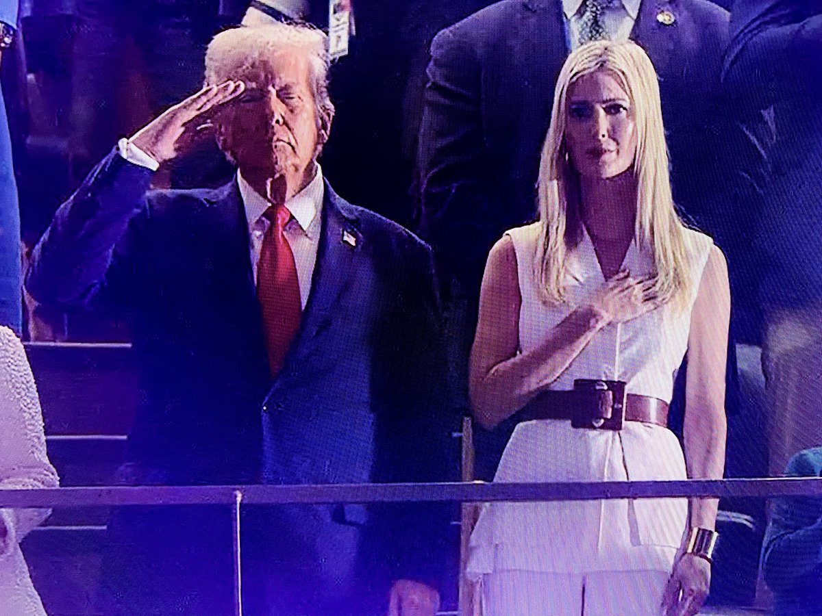 Setorii (@setorii) on Twitter photo The Super Bowl audience cheered as President Trump saluted the flag and our amazing military.
πΊπΈ β€οΈπ€π
<a href="/realDonaldTrump/">Donald J. Trump</a> @potus <a href="/IvankaTrump/">Ivanka Trump</a> The Super Bowl audience cheered as President Trump saluted the flag and our amazing military.
πΊπΈ β€οΈπ€π
<a href="/realDonaldTrump/">Donald J. Trump</a> @potus <a href="/IvankaTrump/">Ivanka Trump</a>