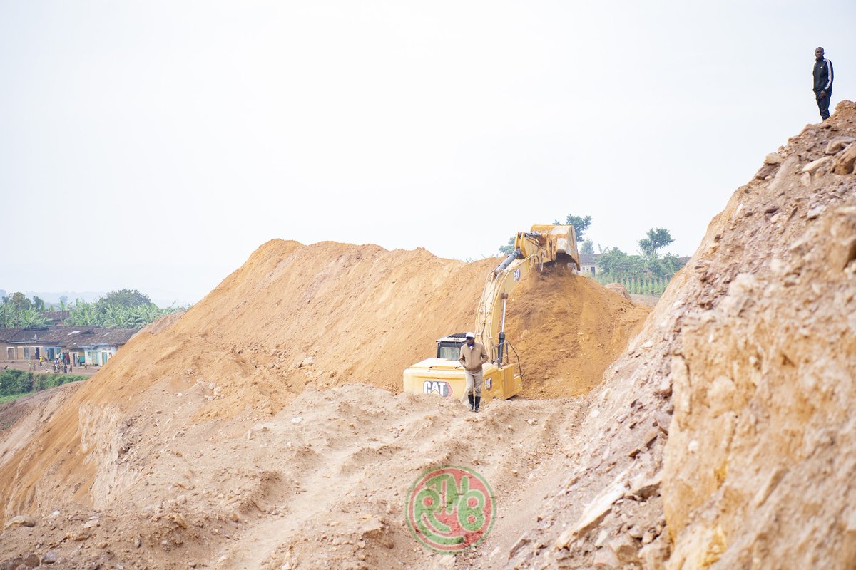 RTNBurundi's tweet image. Alors qu&apos;auparavant, la Société qui portait le nom de #COMEBU obtenait environ 400 kg par mois, la Société #BME atteint 20 tonnes de minerais par mois grâce à des pratiques plus efficaces et transparentes.