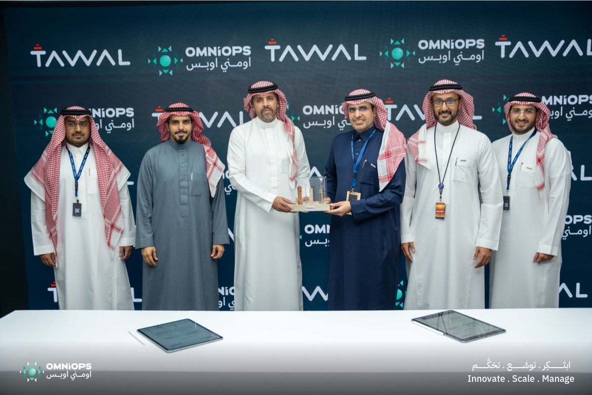omniopssa's tweet photo. خلال المؤتمر التقني العالمي #ليب25، ولتمكين حلول الذكاء الاصطناعي للجيل القادم عبر الحوسبة الطرفية #EdgeComputing.
#OmniOps توقّع اتفاقية مع @Tawal_KSA  لتعزيز الأداء والابتكار عبر البنية التحتية المنتشرة في المملكة. https://t.co/I8hHr6oy9M