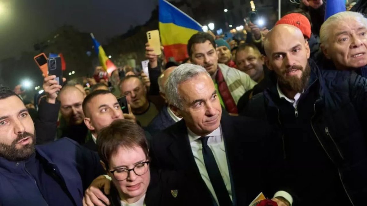 🚨🇷🇴 AAAAAOLEUUUU... VAI, MAMĂĂĂĂ❗️😉

Maria Vasi, avocata lui Călin Georgescu, a lansat bomba juridică a anului: 

Luni (mîine - n.m.) începe ancheta devastatoare despre cum s-au furat alegerile și cum s-au fraudat miliarde de euro, în perioada pandemiei. Câteva dintre