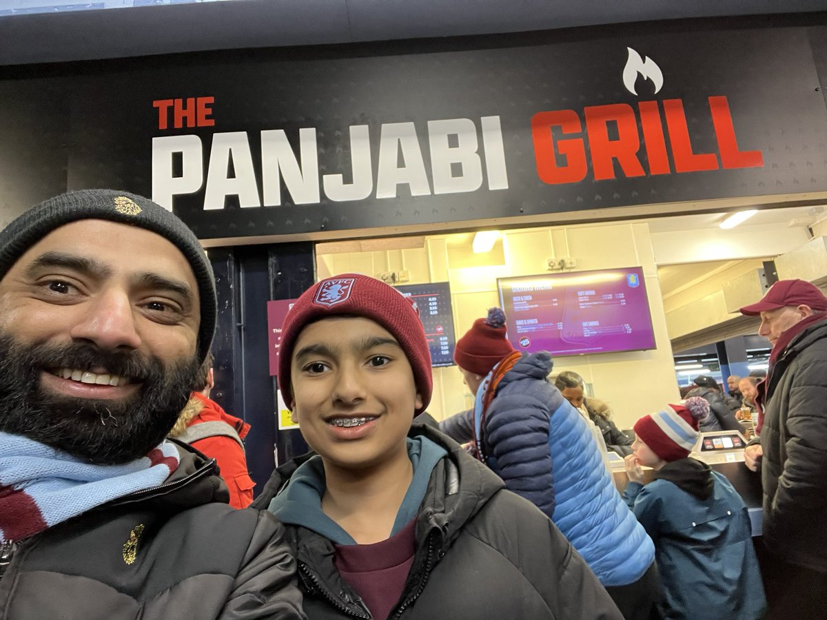 Punjabi aa gayeee oyeee <a href="/ThePanjabiGrill/">The Panjabi Grill</a> <a href="/PunjabiVillans/">Punjabi Villans</a> <a href="/AVFCOfficial/">Aston Villa</a>. Great food as always 👌🏾💙💜