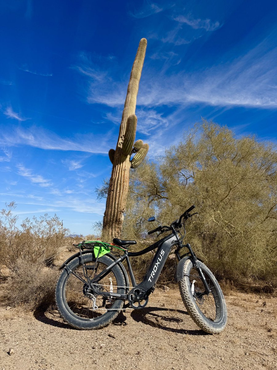 garybizzo's tweet photo. @TroxusMobility love our #Troxus Explorer eBikes. They have taken us from Seattle to Maine, mountains to the desert of Quartzsite, Arizona
#quartzsite https://t.co/53zqBFSikx
