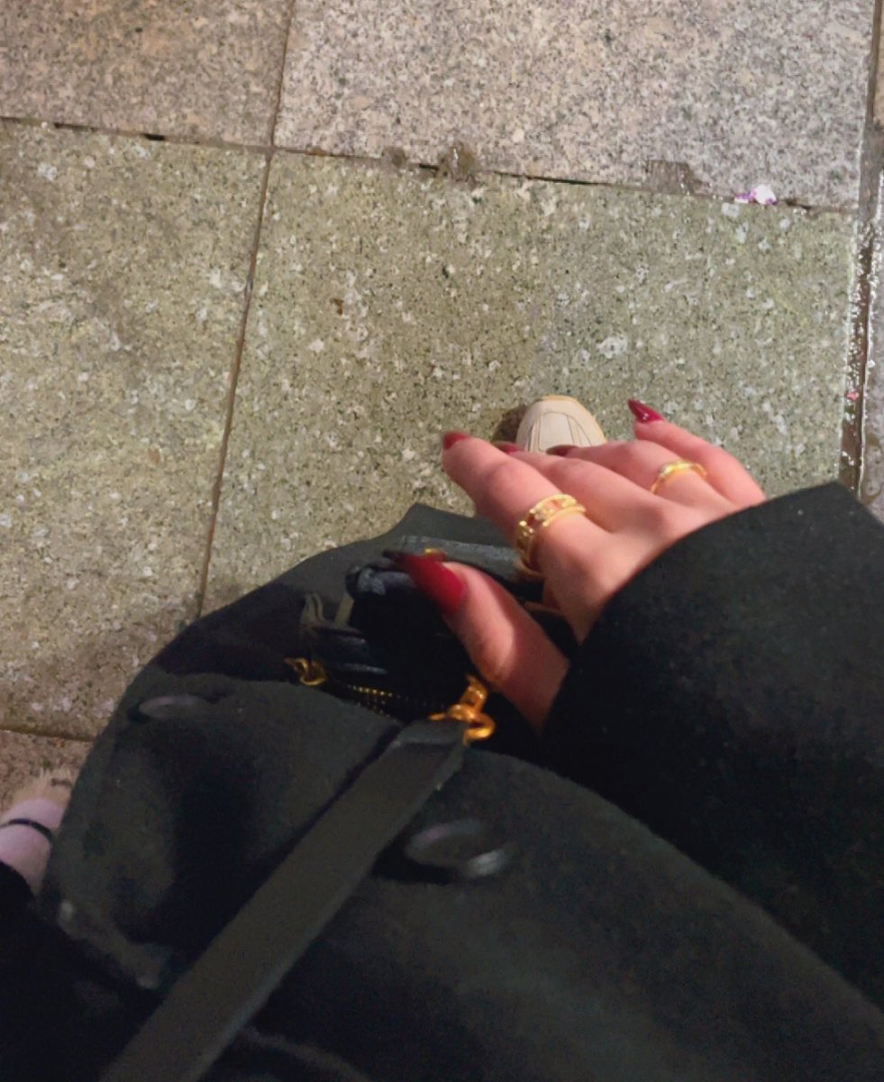we___u's tweet photo. February ♥️. https://t.co/sUEQcf4Hqu