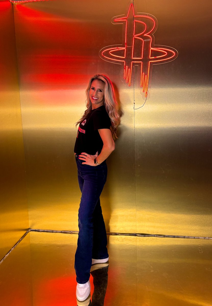 94-87 victory on Kids Day at TC! Let’s go <a href="/HoustonRockets/">Houston Rockets</a>! #Liftoff