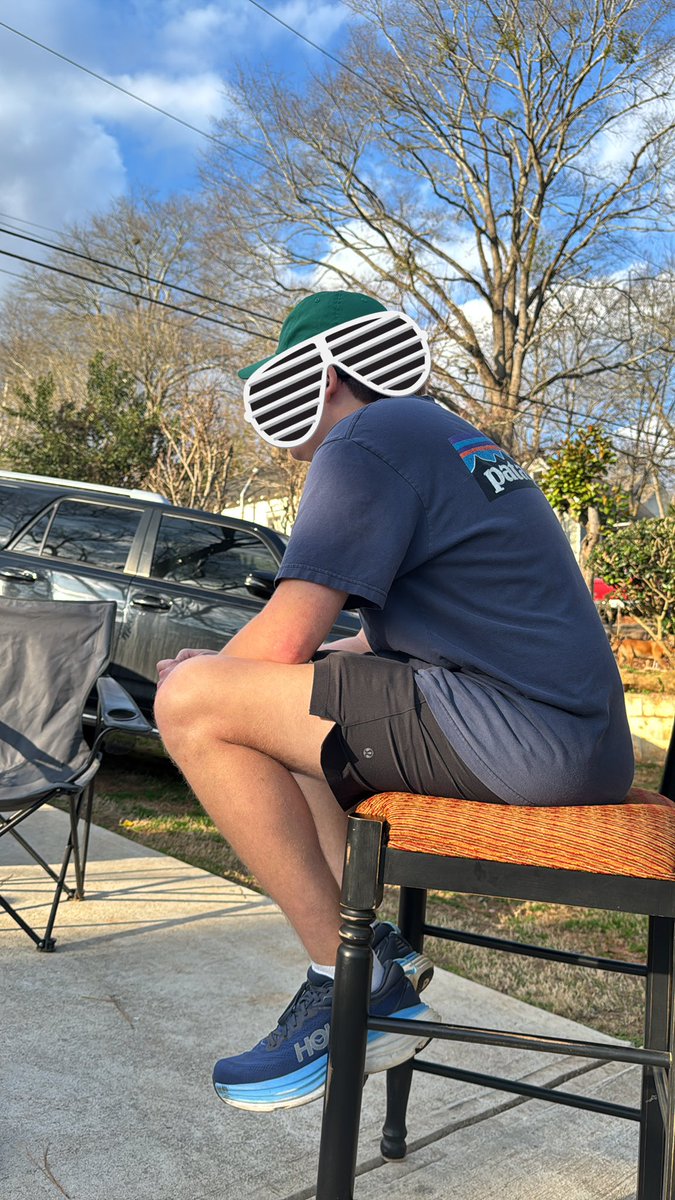 EliScuzz's tweet image. This kid just told me to try delta 8 hydrocodone nice job woodberry