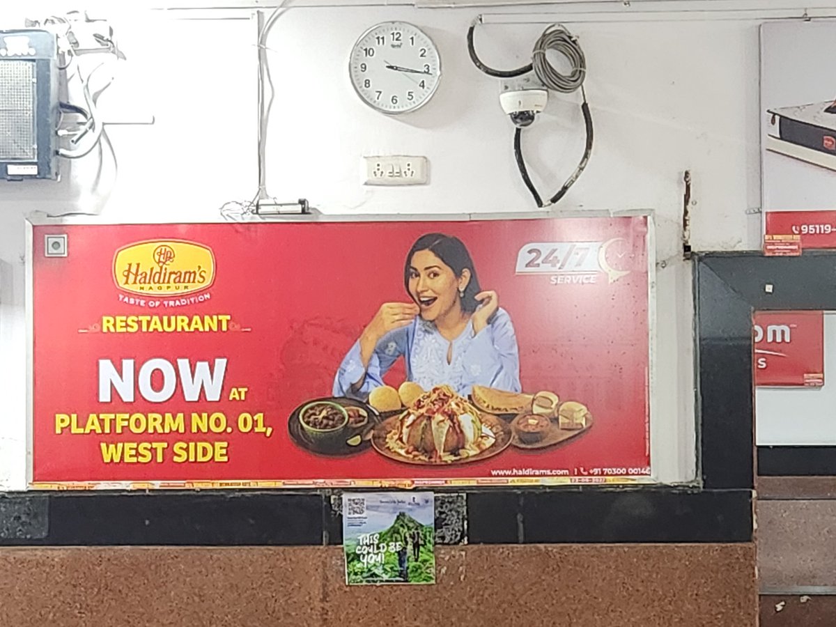 hoppypoker's tweet photo. @NagpurHaldirams false advertising of 24/7 went in at 3.05 am 
It was closed and said will be closed till 5.15

Why misguide people
I didnt pack food accordingly https://t.co/iEqdOe3iVy