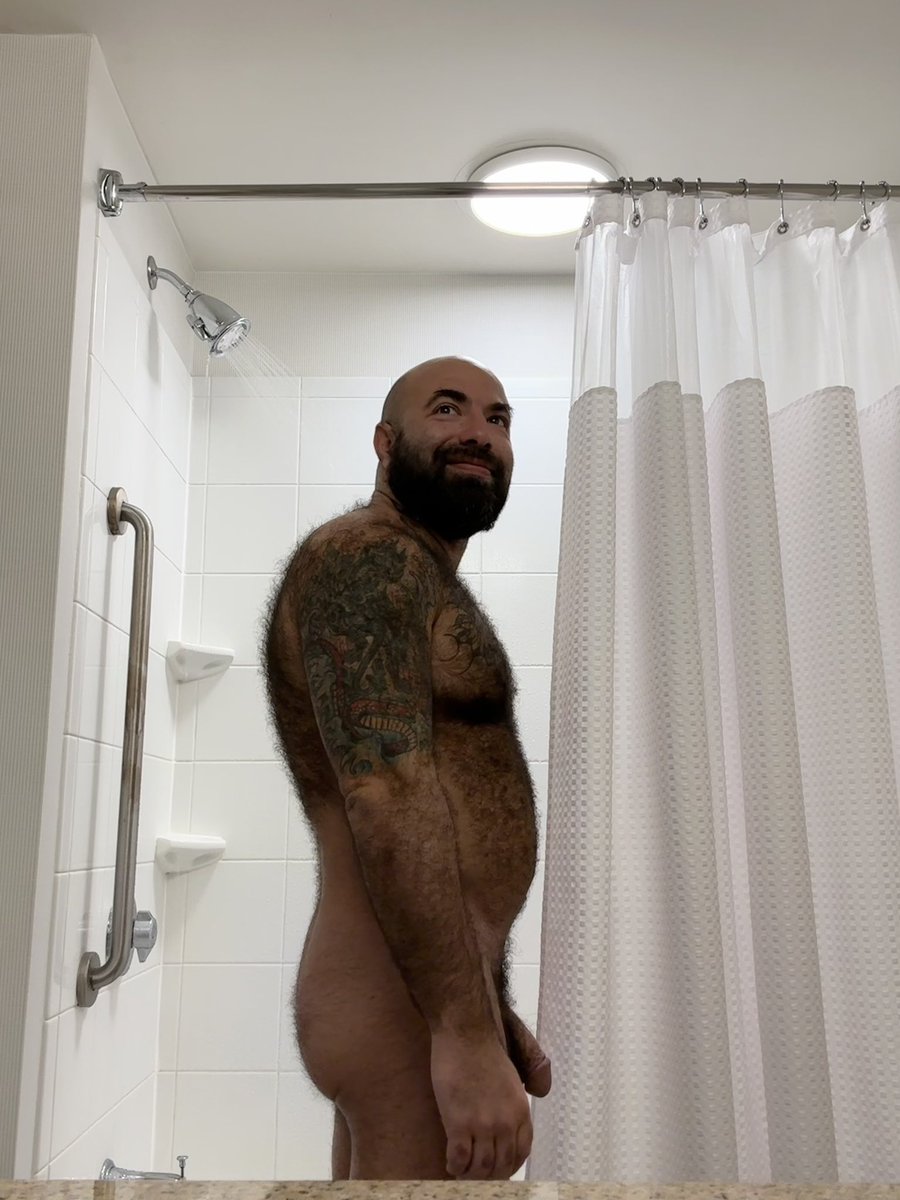 Getting showered before the big Super Hole—who’s ready to score? 🏈🍑 #GameDay #BearBash #sundayfun #gay #hairygayman #tightend #BottomUp #hairycock #furrymuscles #gaysex