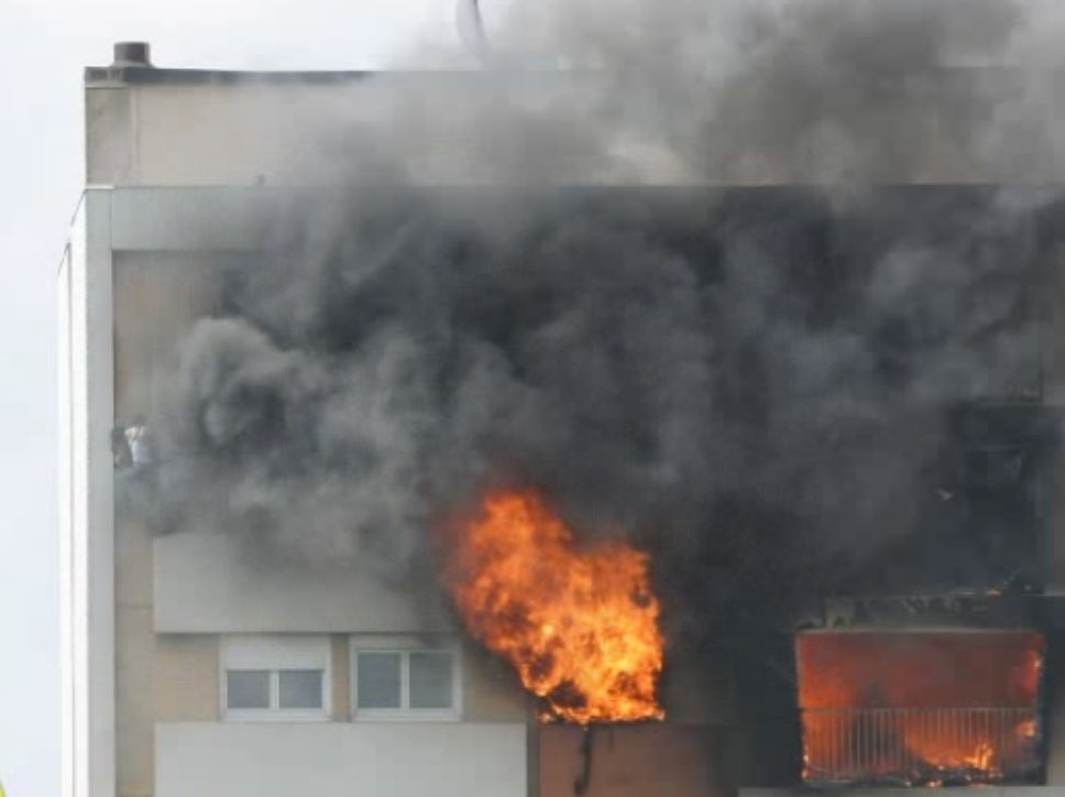 PierreBEPOIX's tweet image. Merci aux @Sdis77 &amp;amp; @SoldatsdufeuMag pour l’organisation les 4 &amp;amp; 5/02 à Gurcy-le-Châtel (@Departement77) du 2ème #Colloque #Incendie francophone avec 187 participants venus de 🇧🇪🇨🇭🇱🇺🇨🇦🇫🇷. L’occasion d’expliciter le phénomène de #BlowTorch &amp;amp; d’échanger sur la formation #FeuxRéels.