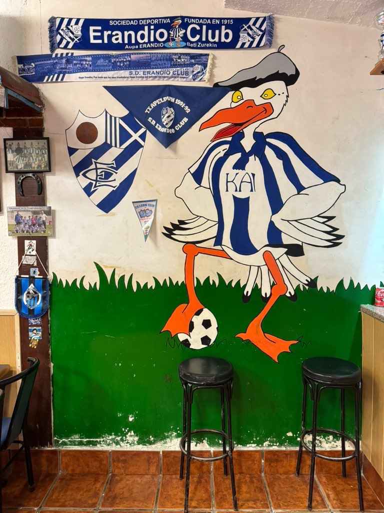 Erandio is a ridiculously good ground, an absolute must visit for anyone going to Bilbao. The Nuevo Ategorri (“Red Door”) is actually 100 years old later this year. The superb clubhouse is absolutely steeped in history, some pennants so old they are made of leather!