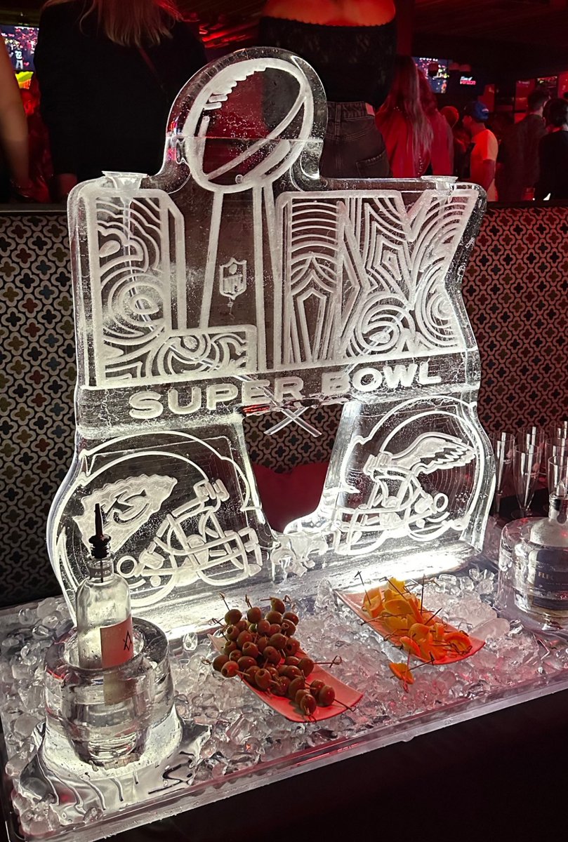 Glam before my job as a commentator tonight #SuperBowlLIX #RedCarpet ❤️