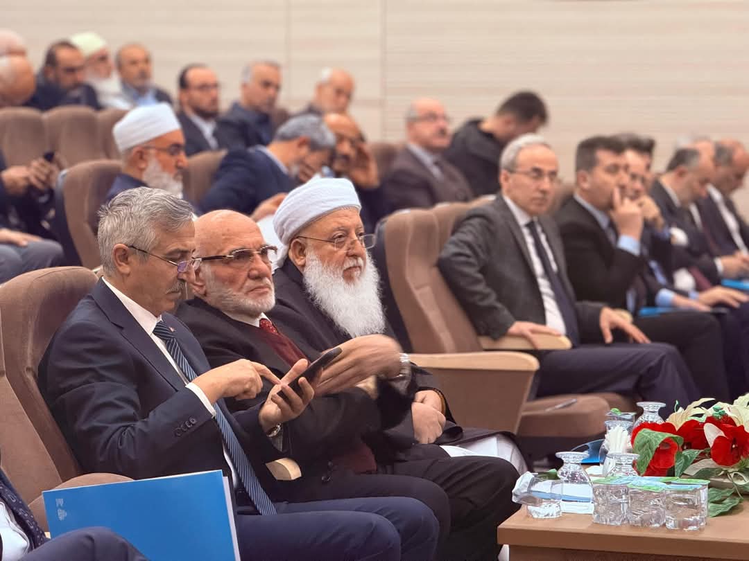 İslam Alimleri Vakfı’nın Kahramanmaraş merkezli " 6 Şubat Deprem Felaketi “ münasebetiyle Kahramanmaraş Sütçü İmam Üniversitesi Yunus Emre Kongre Merkezinde tertip ettiği " Afetler ve Buhranlar Anında Sorumluluklarımız " konulu proğram ve üstadımızın tebliğinden kareler ...

🤲🌹