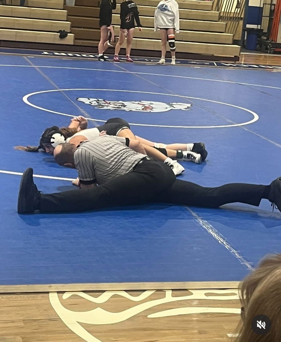 Unmagiically's tweet image. nigga love his job