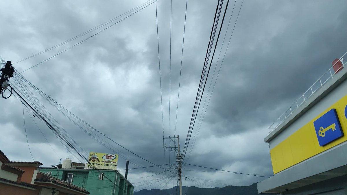 ChiapasMeteo's tweet photo. En #Teopisca #Chiapas también se presentan nublados que pueden generar algunas lluvias o chubascos.
Las fotos nos las comparte @th_arq
Tomen sus precauciones.
#ChiapasMéxico #TeopiscaChiapas #rain #cloud #SendNubes #SendCloud https://t.co/cJR29NfYyU