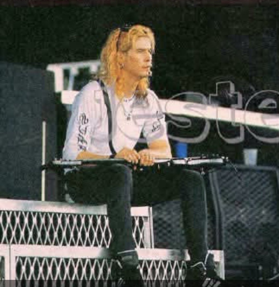 DuffMckaganArg's tweet photo. @DuffMcKagan en un soundcheck del Get In The Ring Tour 1991
📷 Créditos al fotógrafo
#duffmckagan #duff #mckagan #getinthering #getintheringtour #gnr #gunsnroses #duffmckaganargentina https://t.co/XyH8mKHX13