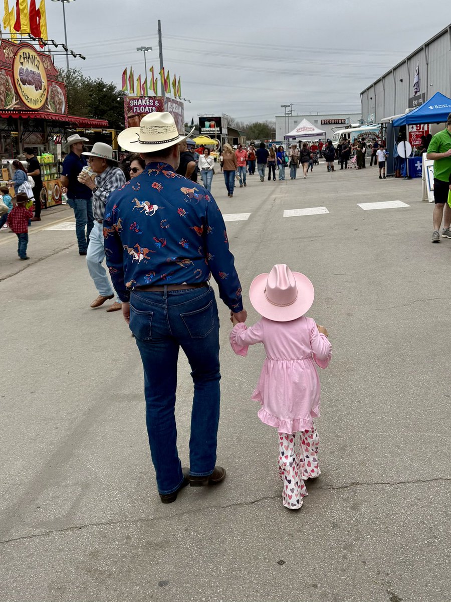 Bryan Benway (@bryanbenway) on Twitter photo โค๏ธ It was an action packed weekend in our household:
โ
<a href="/emmietx17/">Danica Gaither-Benway</a> and I joined <a href="/BartlettCockeGC/">Bartlett Cocke General Contractors</a> executives and teammates at the 2025 <a href="/MetroSAChamber/">Metro San Antonio Chamber</a> Gala at the beautiful JW Marriott- A great time was had!
โ
Family day at the <a href="/SanAntonioRodeo/">SA StockShow Rodeo</a>- We always enjoy this event! โค๏ธ It was an action packed weekend in our household:
โ
<a href="/emmietx17/">Danica Gaither-Benway</a> and I joined <a href="/BartlettCockeGC/">Bartlett Cocke General Contractors</a> executives and teammates at the 2025 <a href="/MetroSAChamber/">Metro San Antonio Chamber</a> Gala at the beautiful JW Marriott- A great time was had!
โ
Family day at the <a href="/SanAntonioRodeo/">SA StockShow Rodeo</a>- We always enjoy this event!