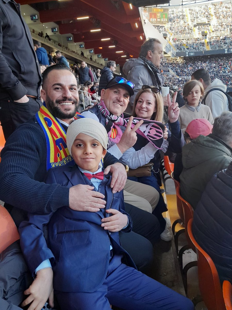 Felicitaciones por ganar

Cuando nuestro club gana, sientes que el mundo vive en prosperidad.  No hay calentamiento global.  Sin guerras ni problemas matrimoniales.  Incluso extrañas ir a trabajar 😂😂