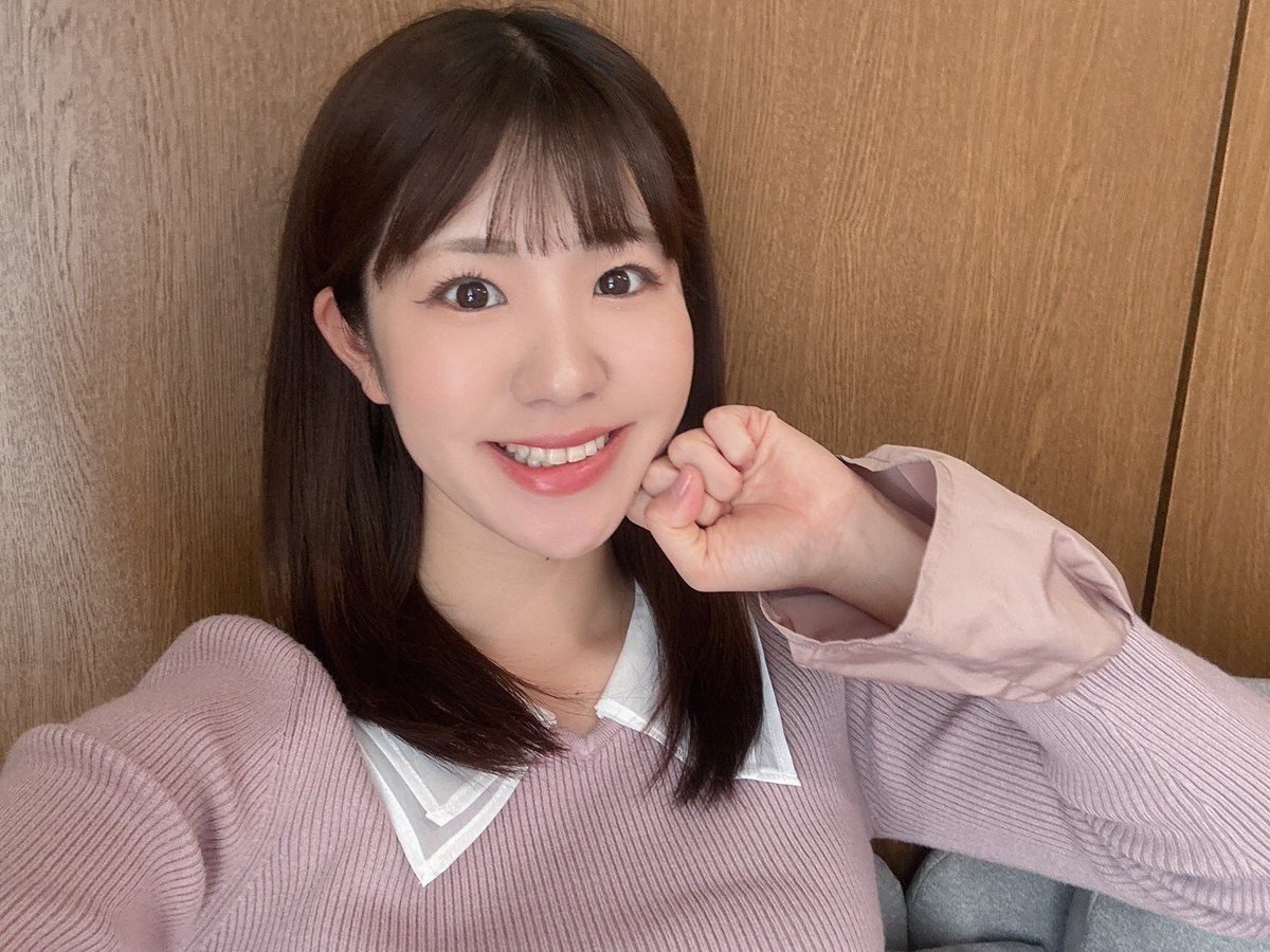 maronchan_1's tweet photo. おはようございます🐒
起きたら携帯が床に転がっていてびっくりした、梅本まどかです😳
連絡のやりとりしながら寝落ちしてしまい、そのまま落としちゃったみたい😭
無傷でよかった☆+°
さて、今日も頑張るぞー！！！
みなさんも今日も1日FIGHTです🧡 https://t.co/srT9UATAKy