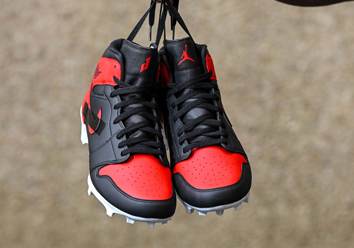 Jalen Hurts' Air Jordan 1 "Unbannable" PE Cleats for Super Bowl LIX 🔥
