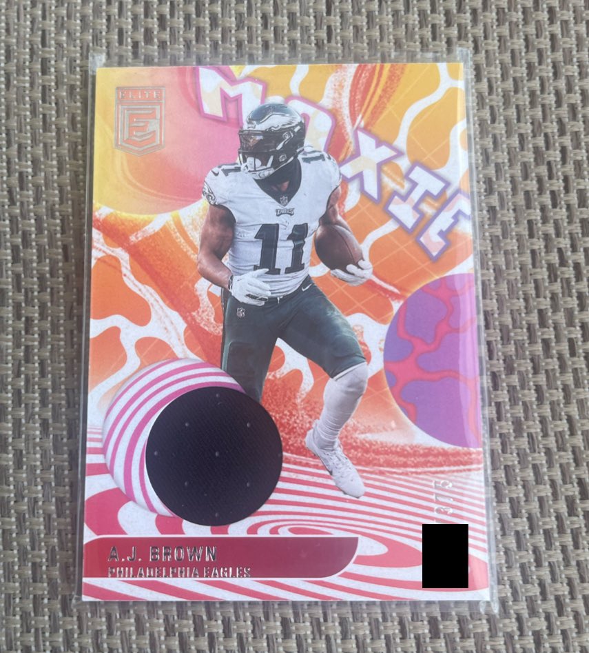 This AJ Brown Moxie Patch is numbered /375 &amp; we’re shipping it for FREE to the first follower who guesses what number it is 🤝

To win only one guess per page &amp; must be following <a href="/TheHobby247/">The Hobby 24/7</a> #TheHobby