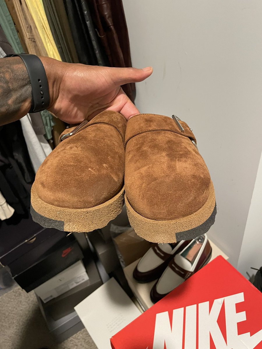 kn0bbr0ke's tweet photo. @SellKicksSunday Off white leather slippers Sz 12 9/10 condition includes box $275 invoiced/shipped @SellKicksSunday #sellkickssunday #sz12 #sz45 https://t.co/CxEGigE0qH