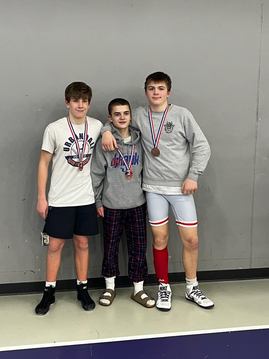 JHawkWrestlers's tweet photo. Congratulations to our Team Jhawk State Qualifiers!
Conner Brown- C 145
Bryce Acheson- C 125
Dawson Gray - C 189
Great job Jhawks! https://t.co/2RFbRCwCg3