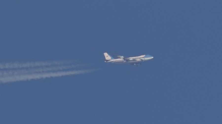 Is that Chemtrails coming from Air Force one? Oh shit MAGAs he's spraying the sky. RUN!!!!