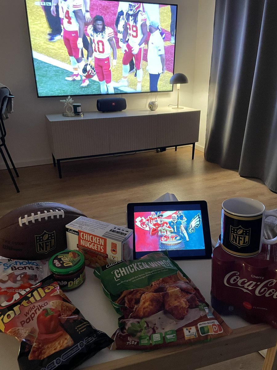 SUPER BOWL!!!! 🏈🏈🏈
<a href="/RTLNFL/">#RTLNFL</a> 
#SuperBowl #nfl #rtlnfl