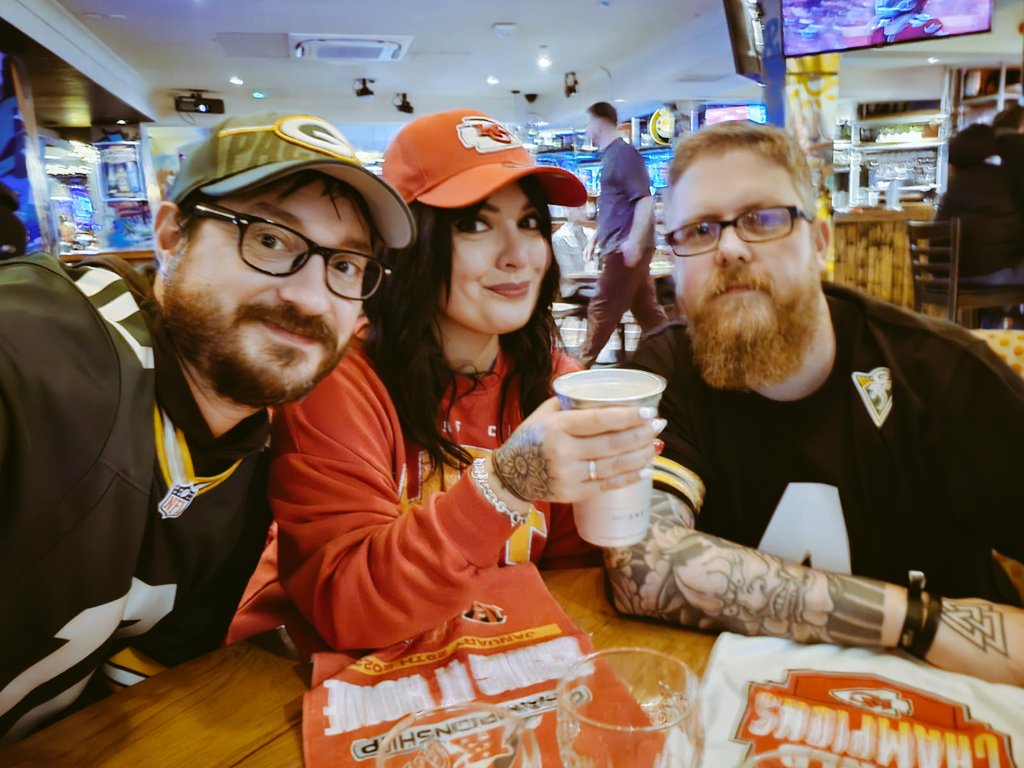 Let's get the show on the road <a href="/si_mckillop/">Si McKillop</a> #ChiefsKingdom #GoPackGo #SuperBowl #SuperBowlSunday #superbowllix <a href="/WalkaboutLeices/">Walkabout Leicester</a> #SBLIX