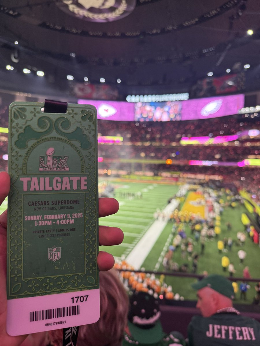 Shoutout to <a href="/dapperlabs/">Dapper Labs</a> for this Super Bowl experience <a href="/NFLALLDAY/">NFL ALL DAY</a>