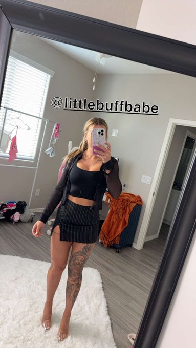 Watch l i t t l e b u f f b a b e's leaked NSFW photo on TwXstars
