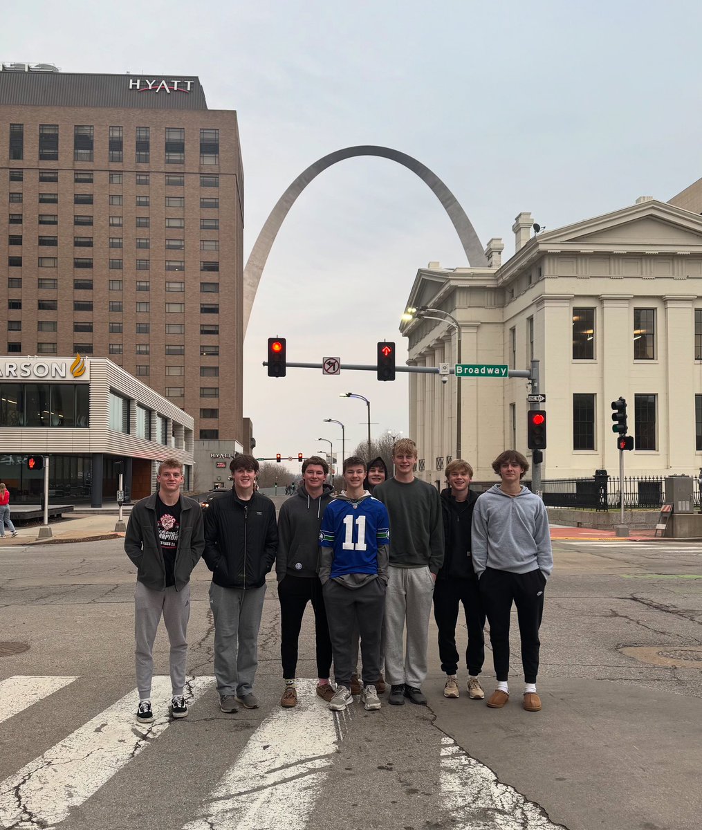 18 Orange enjoying St. Louis after going 3-0 today and beating the #1 seed.  They are playing for gold tomorrow. #furyproud #riseandriseagain #dennislafatagatewayfest