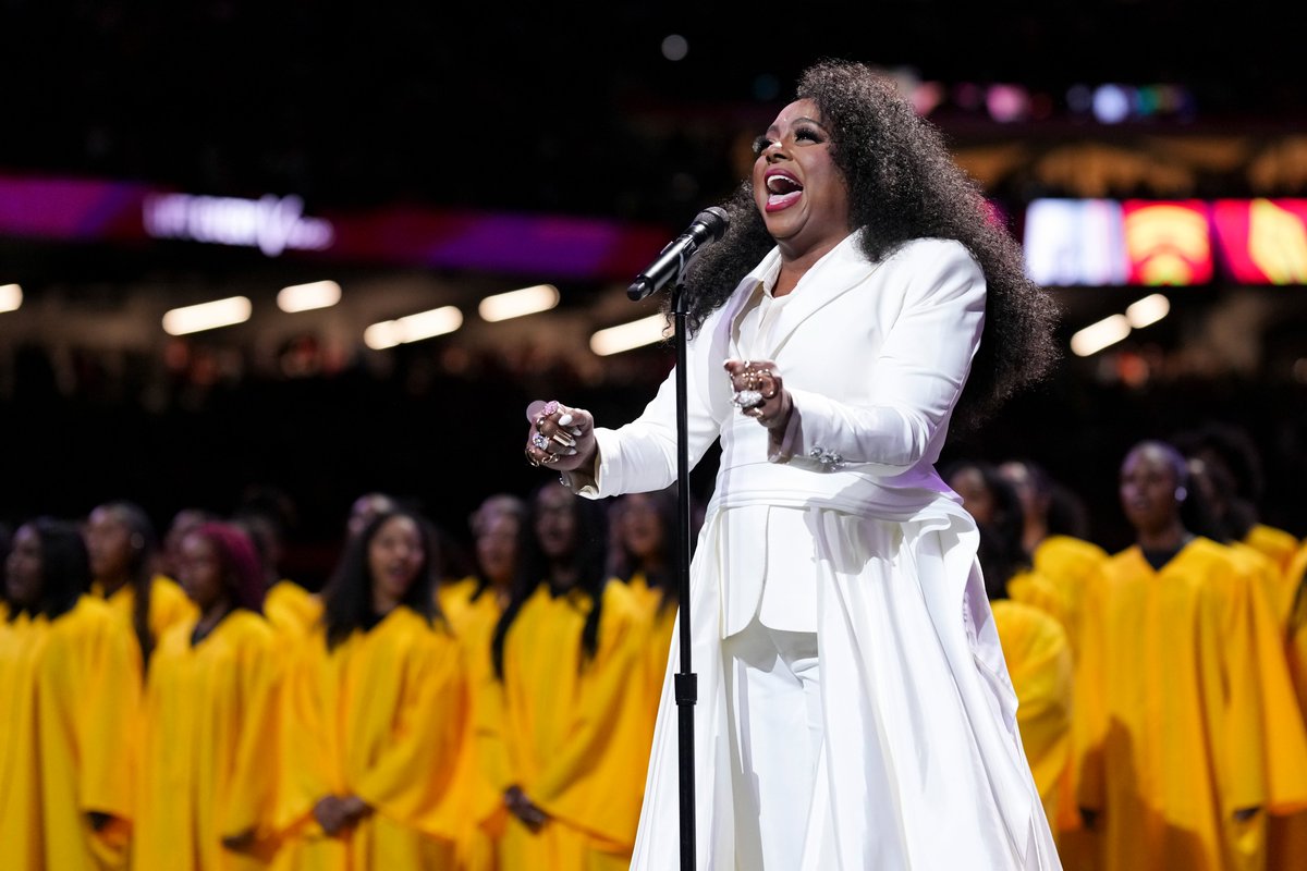 NFL's tweet photo. An unbelievable performance of Lift Every Voice and Sing by @ledisi 👏

📺: #SBLIX – 6:30pm ET on FOX
📱: Tubi + NFL app https://t.co/RvlDDit1RH