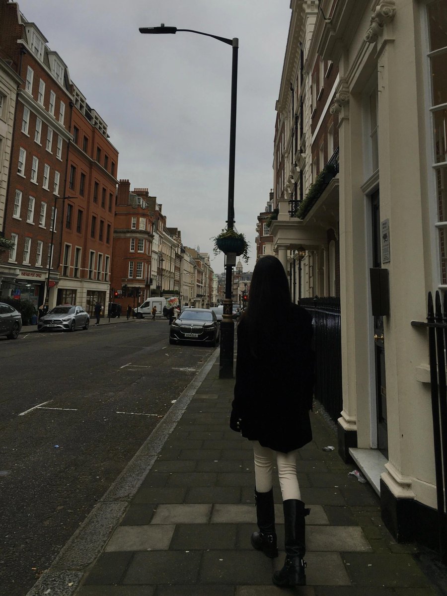 When in London, every moment is picture-perfect. 📸🇬🇧