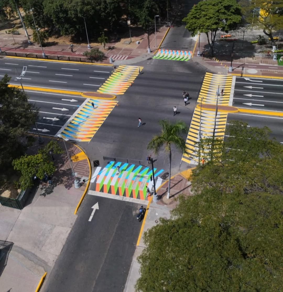 Caracas; la de Cruz Diez... Ha vuelto!!!