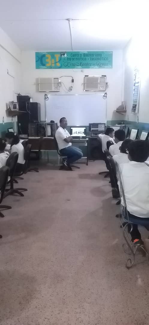 #09Feb En Fundabit creemos que las TIC nos abren un mundo de información, pero también nos exigen desarrollar competencias para analizarla, interpretarla y utilizarla de manera responsable. Bajo esta mirada impulsamos la formación en nuestros espacios de trabajo. #Fundabit24Años