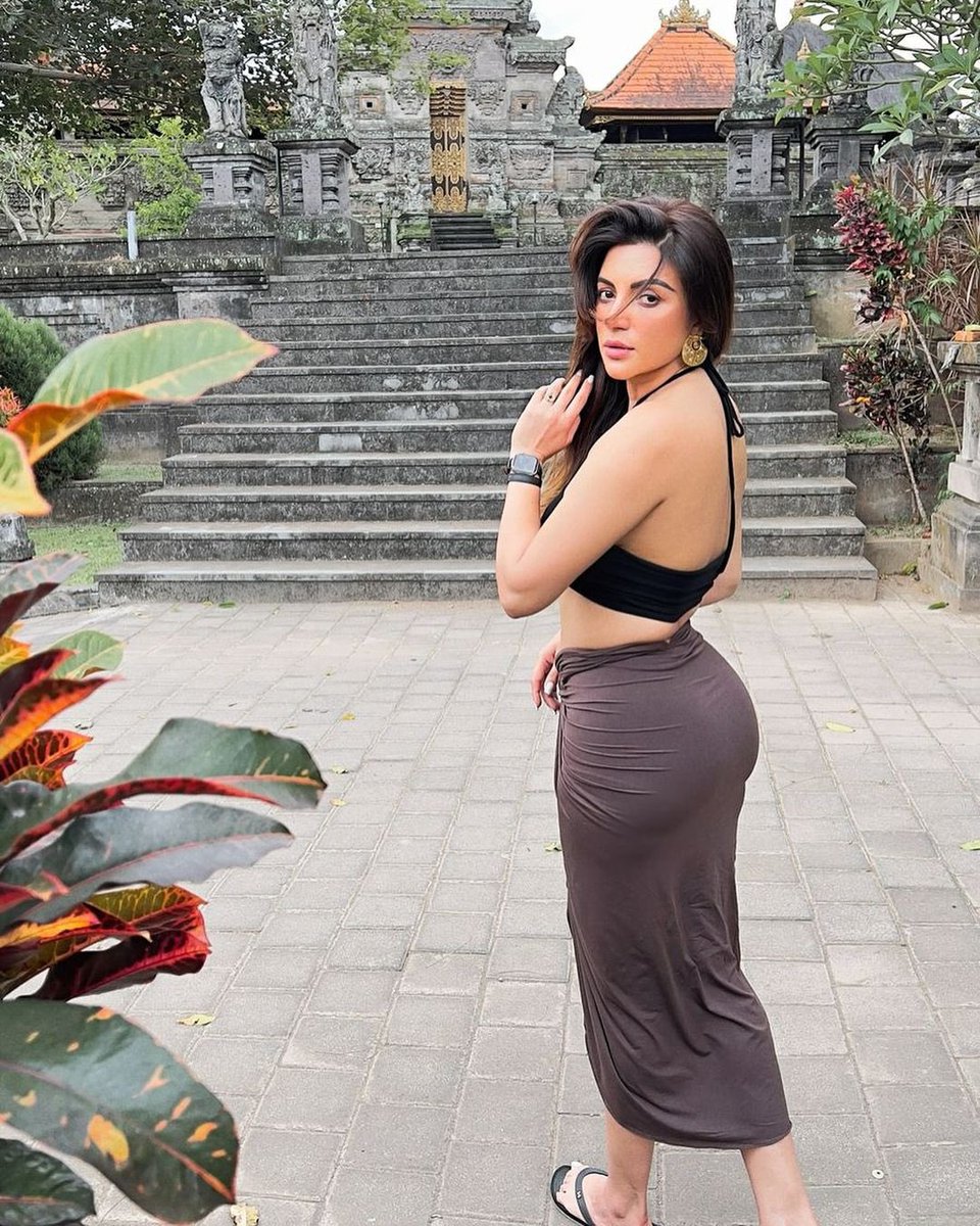 FunPlanet365's tweet image. #StarManSpecial #BackPose
Tridha Choudhury
 Ananya Panday 
Avneet kaur 
Shama Sikander 
Gorgeous Ladies