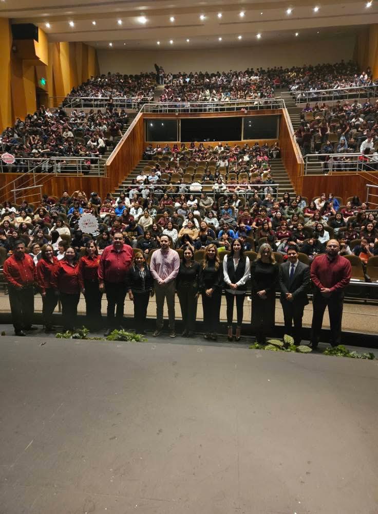 sonianel's tweet photo. Gracias Lic. Paty del comité de Ética y a la Directora Blanca del Cbtis 34, por la invitación a las conferencias “La importancia de la Ética en la vida profesional”. Es un honor, contribuir en la capacitación de los estudiantes, de este plantel educativo. #DifElCorazonDeTuFamilia https://t.co/nDe3AgomGT